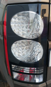 Замена стекол задних фонарей Land Rover Discovery 4